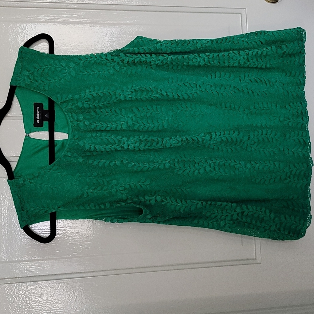Women's sleeveless blouse.